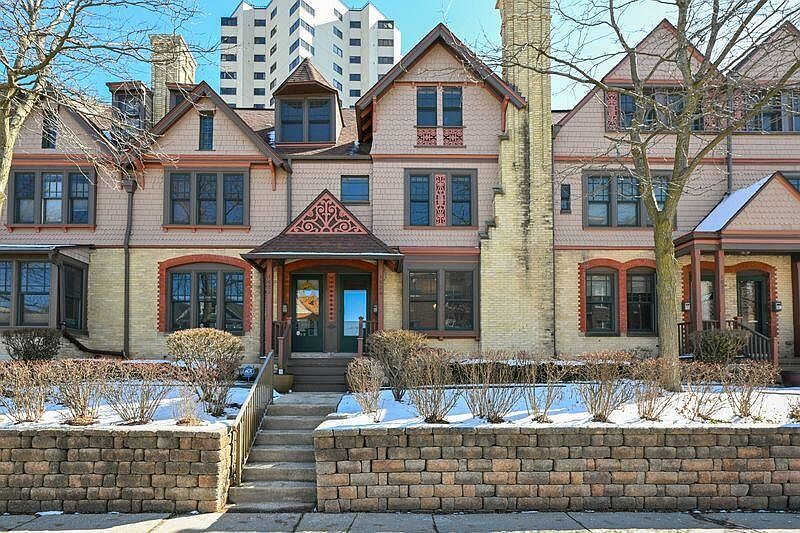 1st image of 1624 N Farwell AVENUE