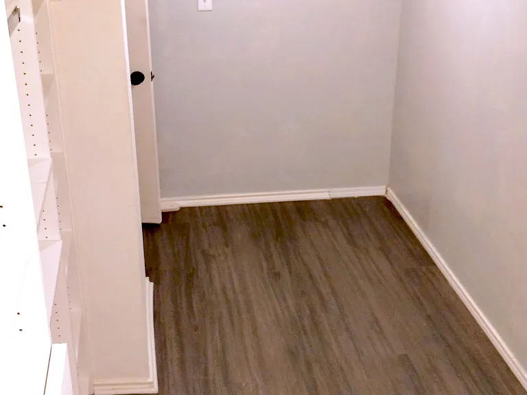 401 Thicket Ln — Photo 2