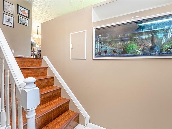 5th image of 4510 Mahoning Dr