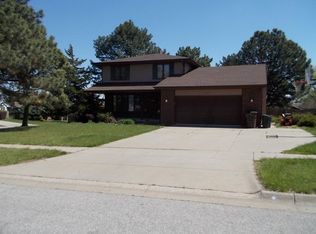 4201 Pinewood Ln, Lincoln, NE 68516