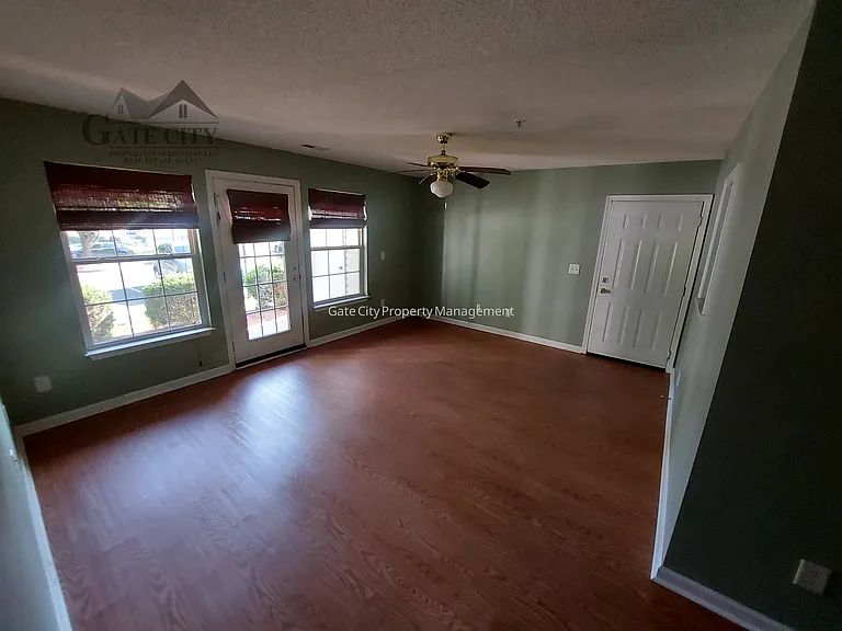 905 Hanahan Ct #1B — Photo 5
