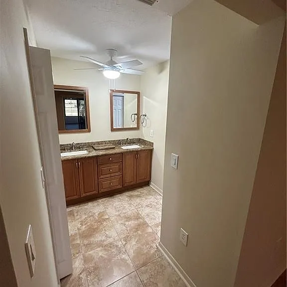 515 E Falconry Ct — Photo 5