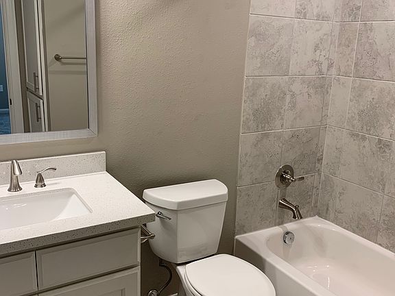 5th image of 100 Lakeview Dr APT 2111