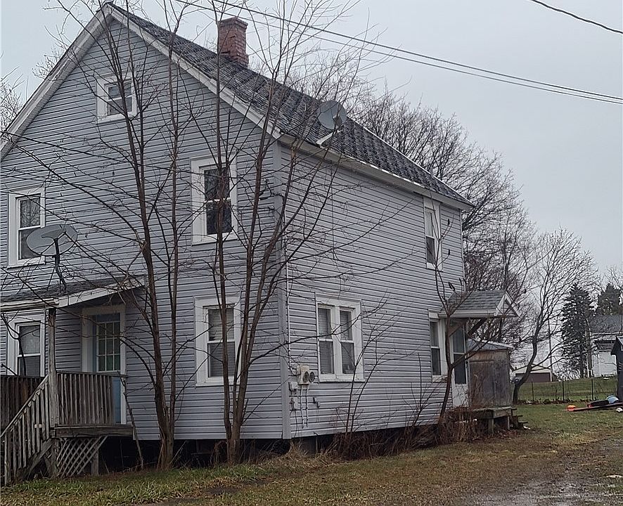 2nd image of 21 Elm St