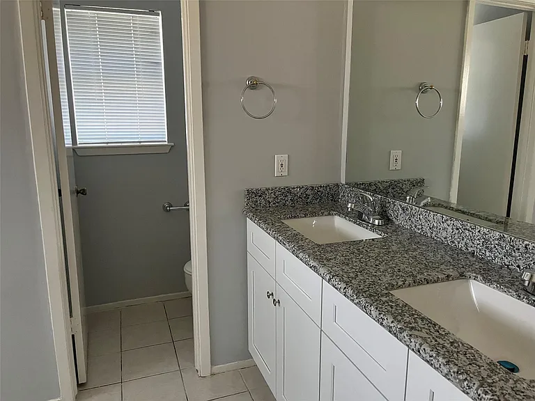 402 Oak Harbor Dr — Photo 23