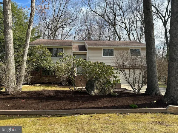 607 Old Farm Ln, State College, PA 16803