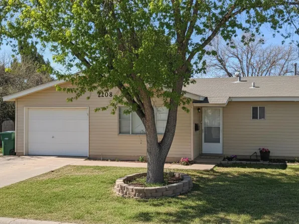 2208 N Acoma Dr, Hobbs, NM 88240
