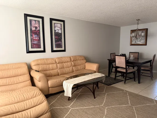 612 Fairhope Ave #F, Fairhope, AL 36532