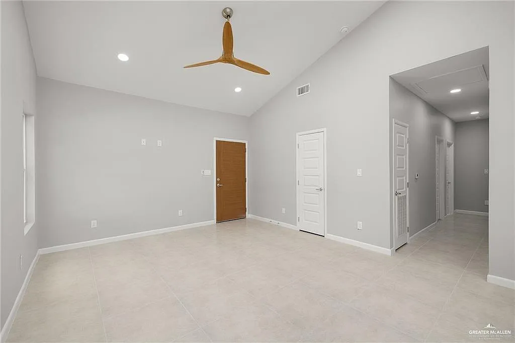 2 bed, 2.0 bath, 1080 sqft, $1,200 — Photo 4