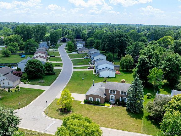 4th image of 1324 Bush Creek Dr