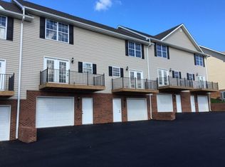 652 Grays Pointe Ct, Johnson City, TN 37615