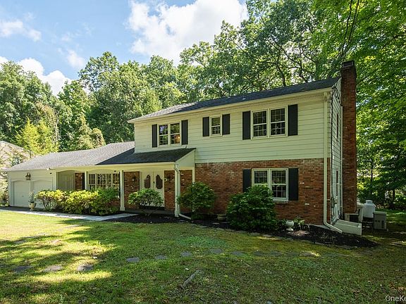 3rd image of 11 Carnelli Court