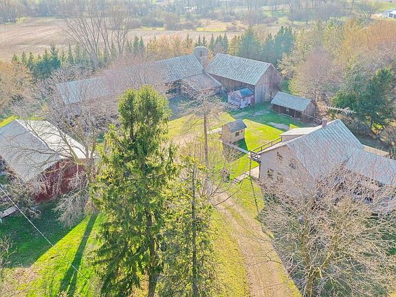 2nd image of 4524 Brunner ROAD