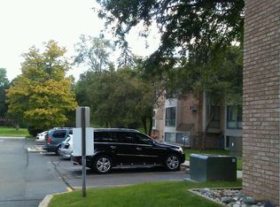 28420 W 8 Mile Rd UNIT B2, Farmington Hills, MI 48336