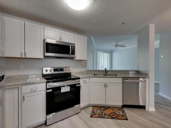 5601 Bentgrass Dr #10-113, Sarasota, FL 34235