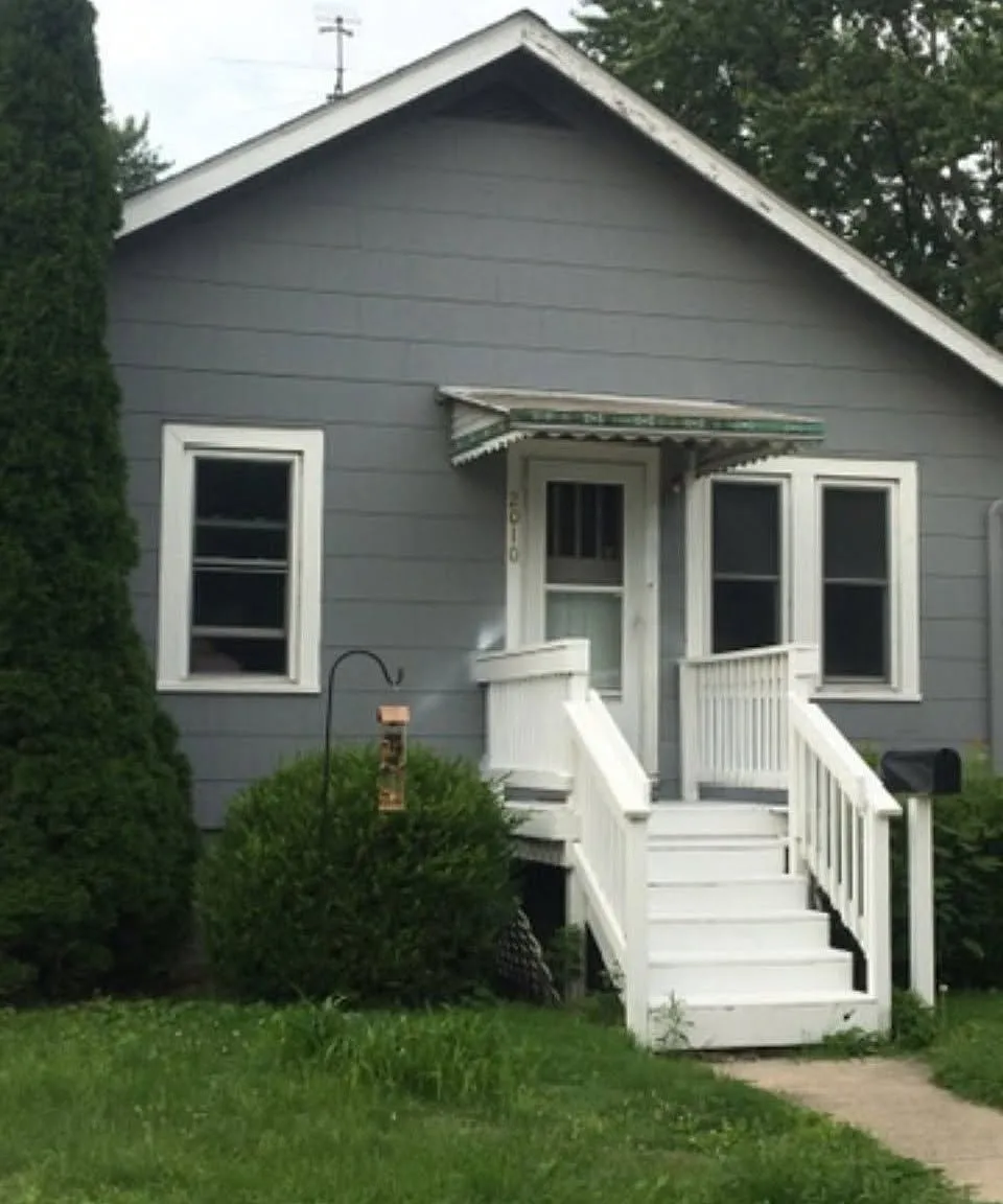 3 bed, 1008 sqft, $1,100 — Photo 1