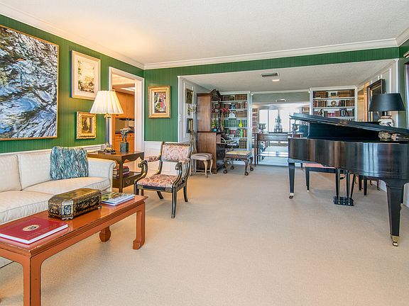 3rd image of 2611 Bayshore Blvd APT 1804