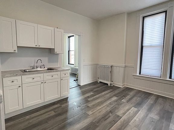 3rd image of 123 High St APT 42