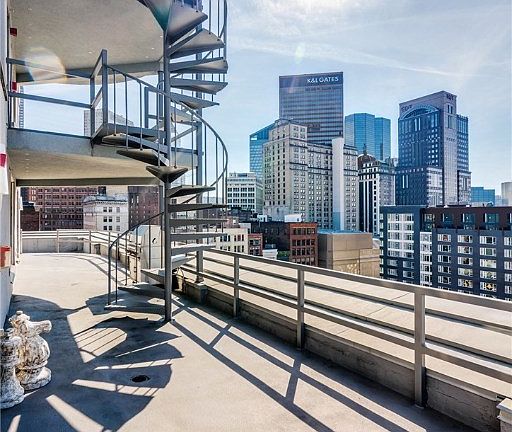 4th image of 121 9th St #Penthouse 1