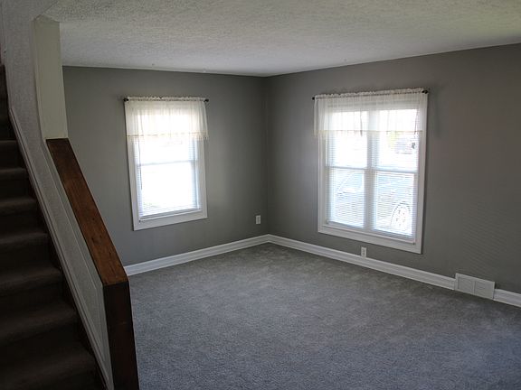5th image of 384 E 327th St