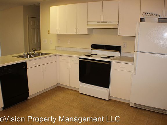 3rd image of 130 Churchill Ln