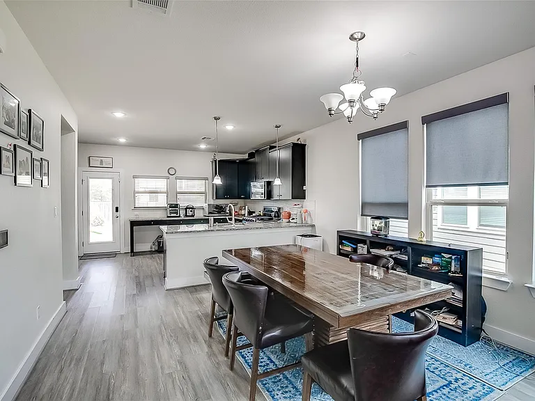 15912 Cadoz Dr — Photo 9
