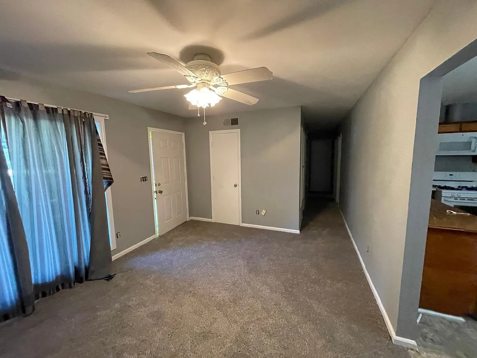 4815 Acme Dr — Photo 2