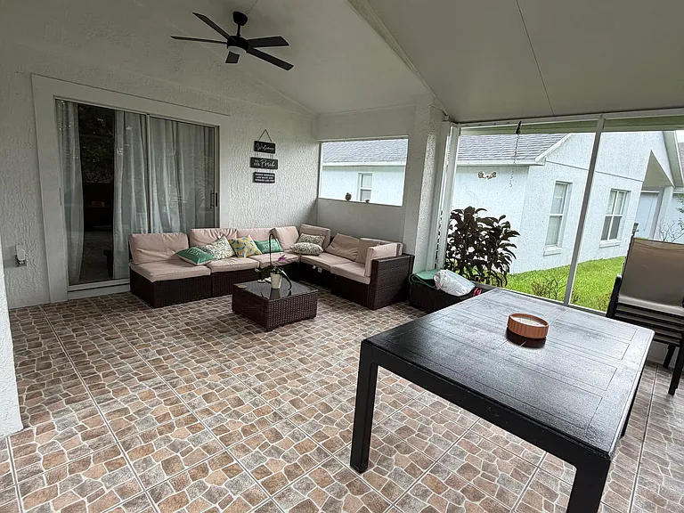 2503 Shelby Cir — Photo 35