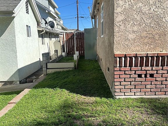 3rd image of 404 Sievers Ave