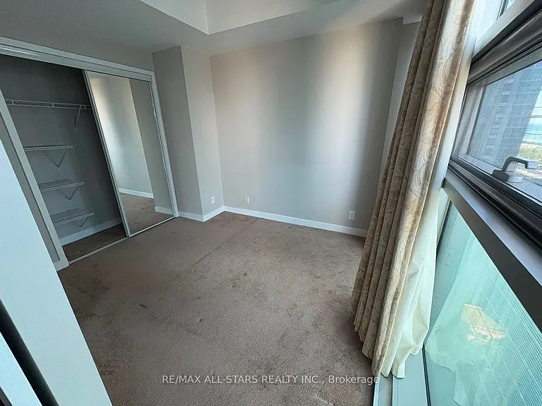 14 York St #2209 — Photo 4