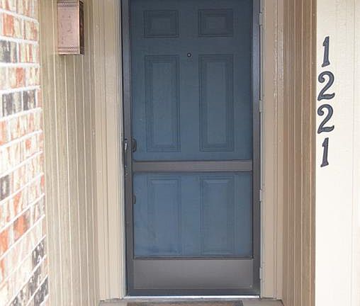 4th image of 1221 Dennis Dr