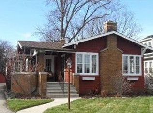 6 S Elm St, Mount Prospect, IL 60056