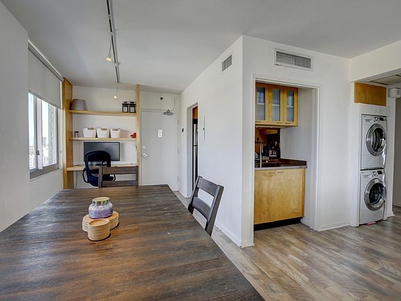 5th image of 1200 West Ave APT 1216