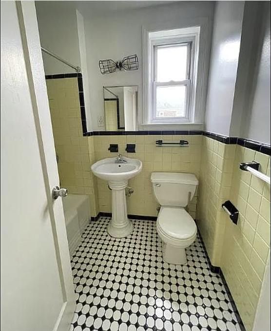 1st image of 194 Vanderbilt Ave #C