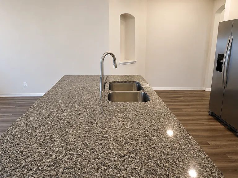 8915 Hidden Oaks Dr — Photo 3