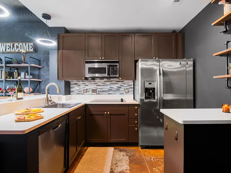 710 W Trade St #308 — Photo 17