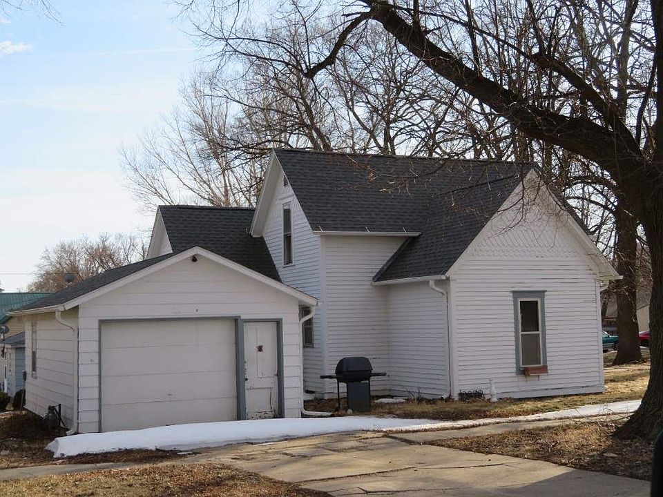 2nd image of 501 Main St