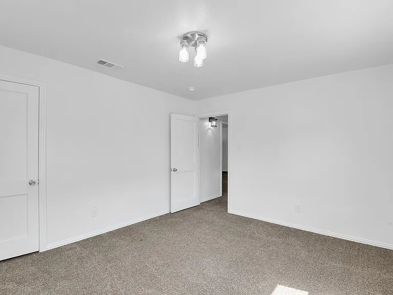 818 N Virginia St — Photo 8