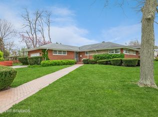 493 Pinehurst Dr, Des Plaines, IL 60016