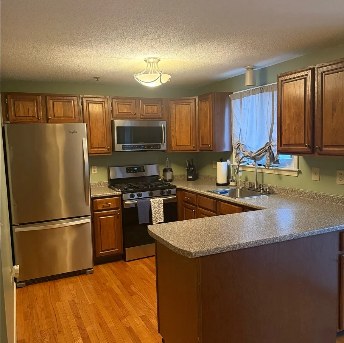 2 bed, 1.5 bath, 1172 sqft, $2,500 — Photo 1