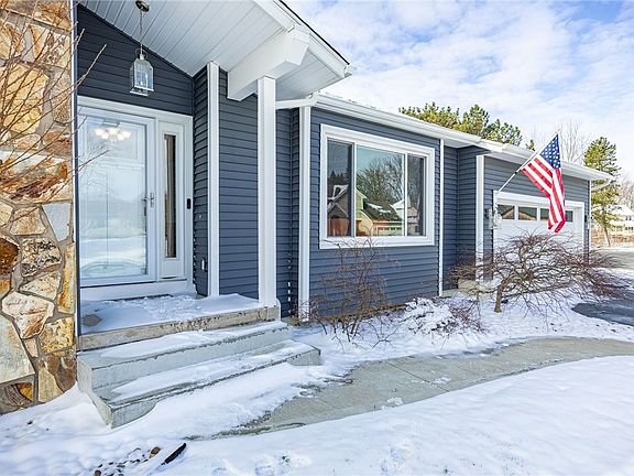 4th image of 5 Silver Ridge Dr
