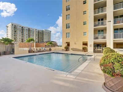 117 NW 42nd Ave APT 703, Miami, FL, 33126
