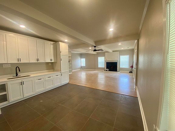 4th image of 1018 River St