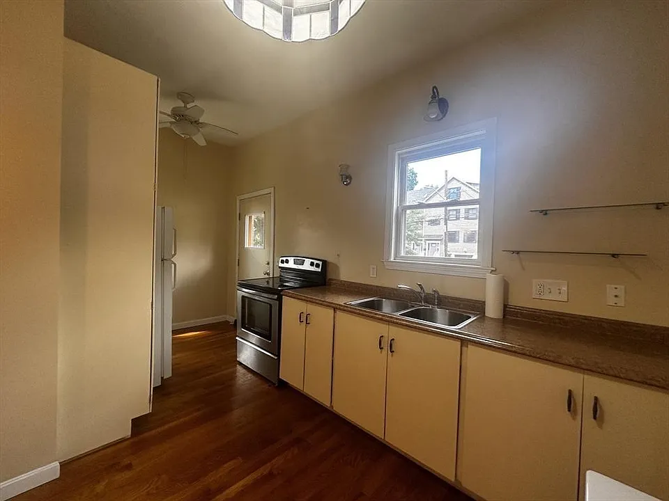 44 Jerome St