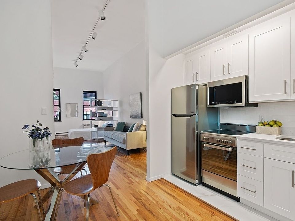 1st image of 15 Waverly Pl #6E