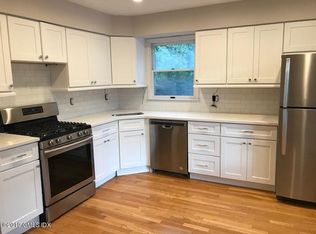 78 River Rd APT 16, Greenwich, CT 06807