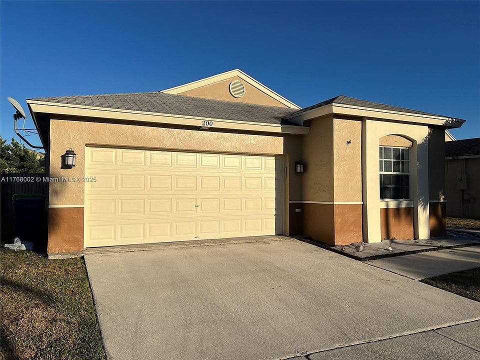 2nd image of 200 W Riverbend Dr