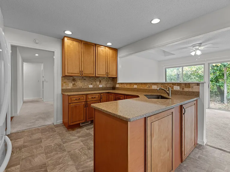 5403 Miramar Ct — Photo 2