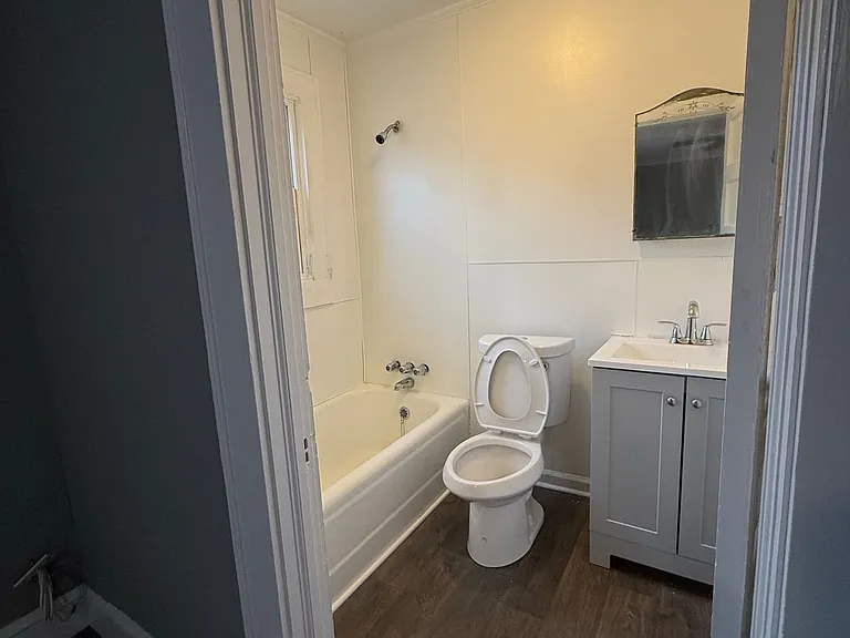 703 Louise St #703 — Photo 6