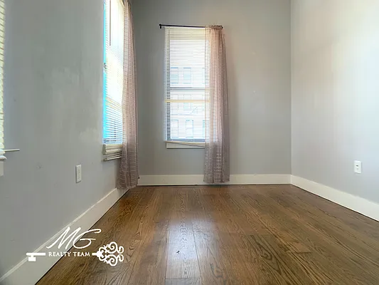 Rented by EXR | media 18